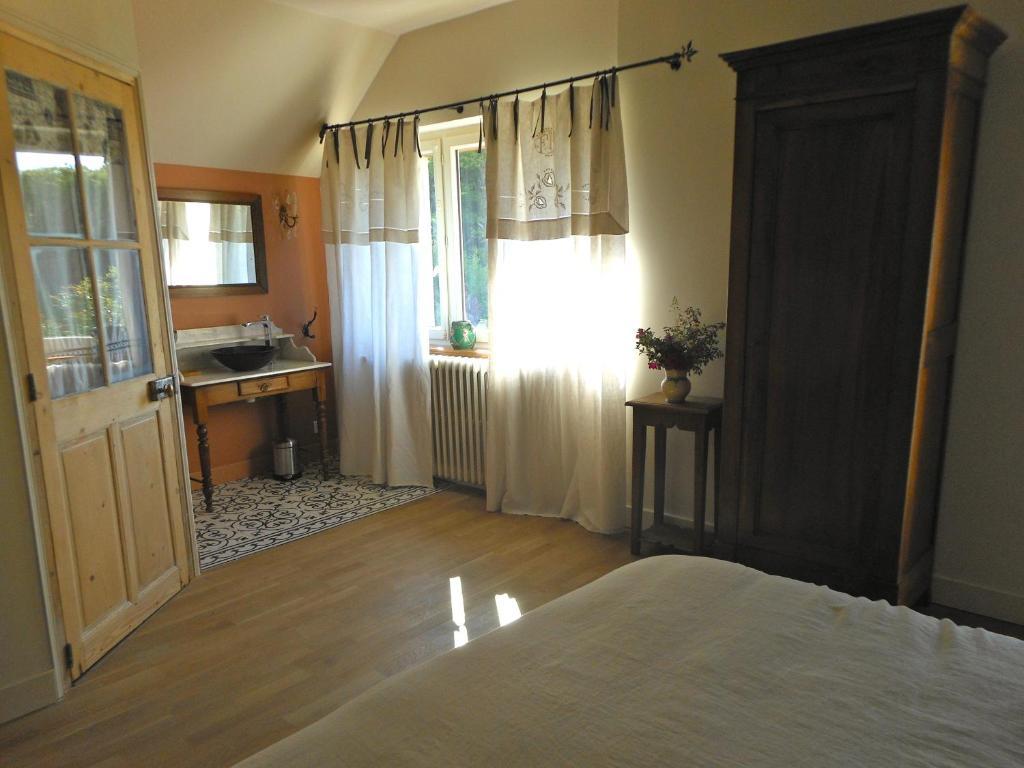 Auberge De La Tuilerie Surgy Δωμάτιο φωτογραφία